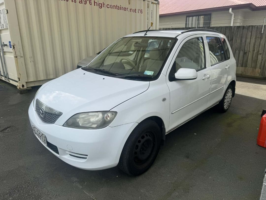 Photo '3' of Mazda Mazda2