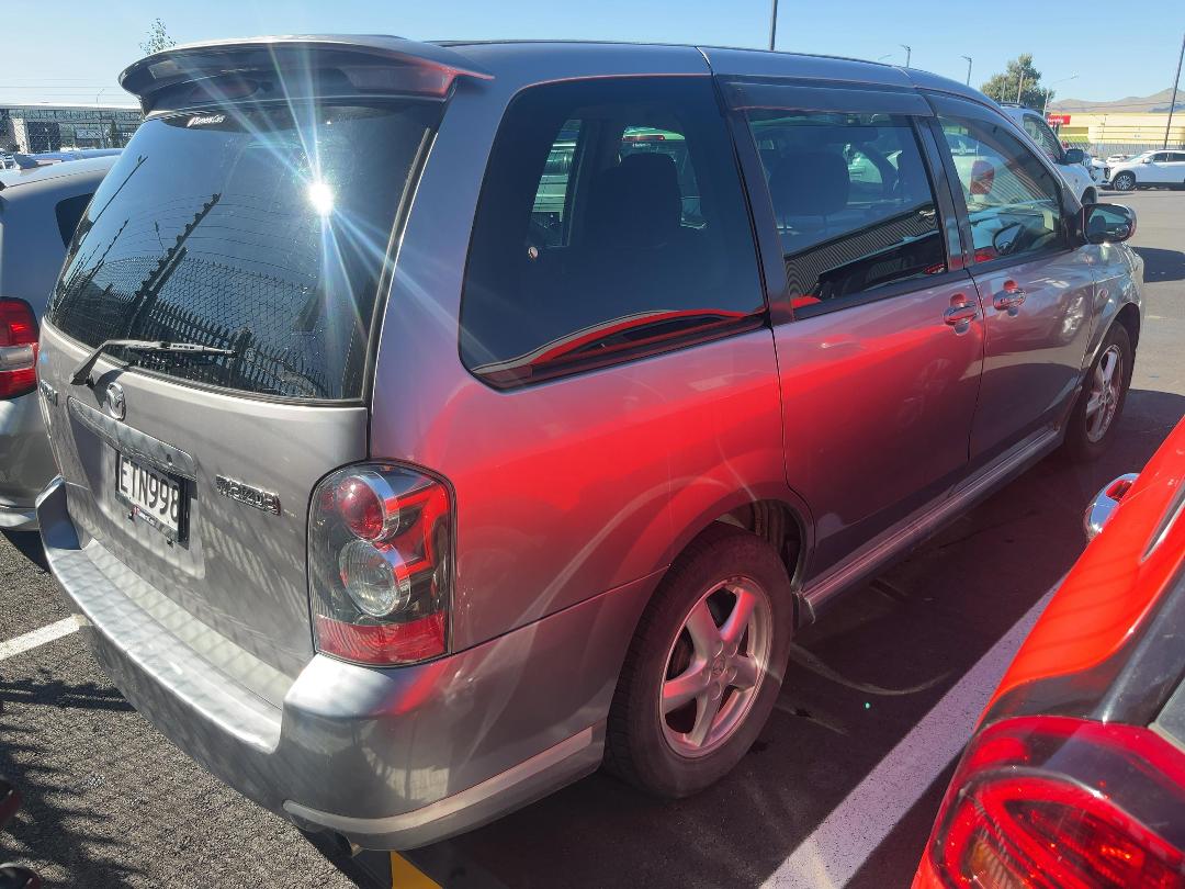 Photo '4' of Mazda MPV 2300
