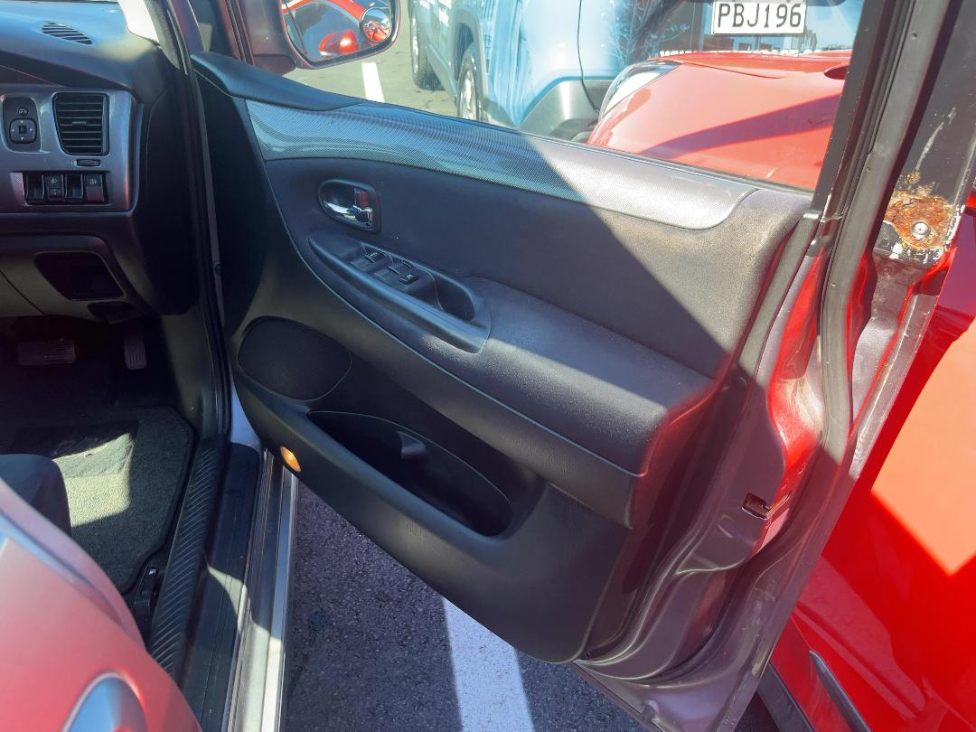 Photo '11' of Mazda MPV 2300