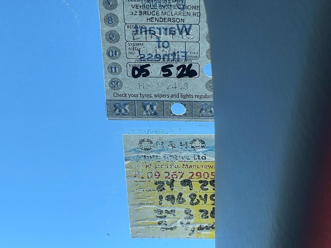 Photo '17' of Mazda MPV 2300