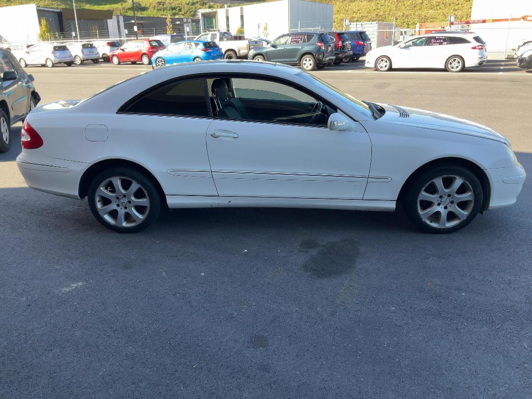 Photo '8' of Mercedes-Benz CLK 320