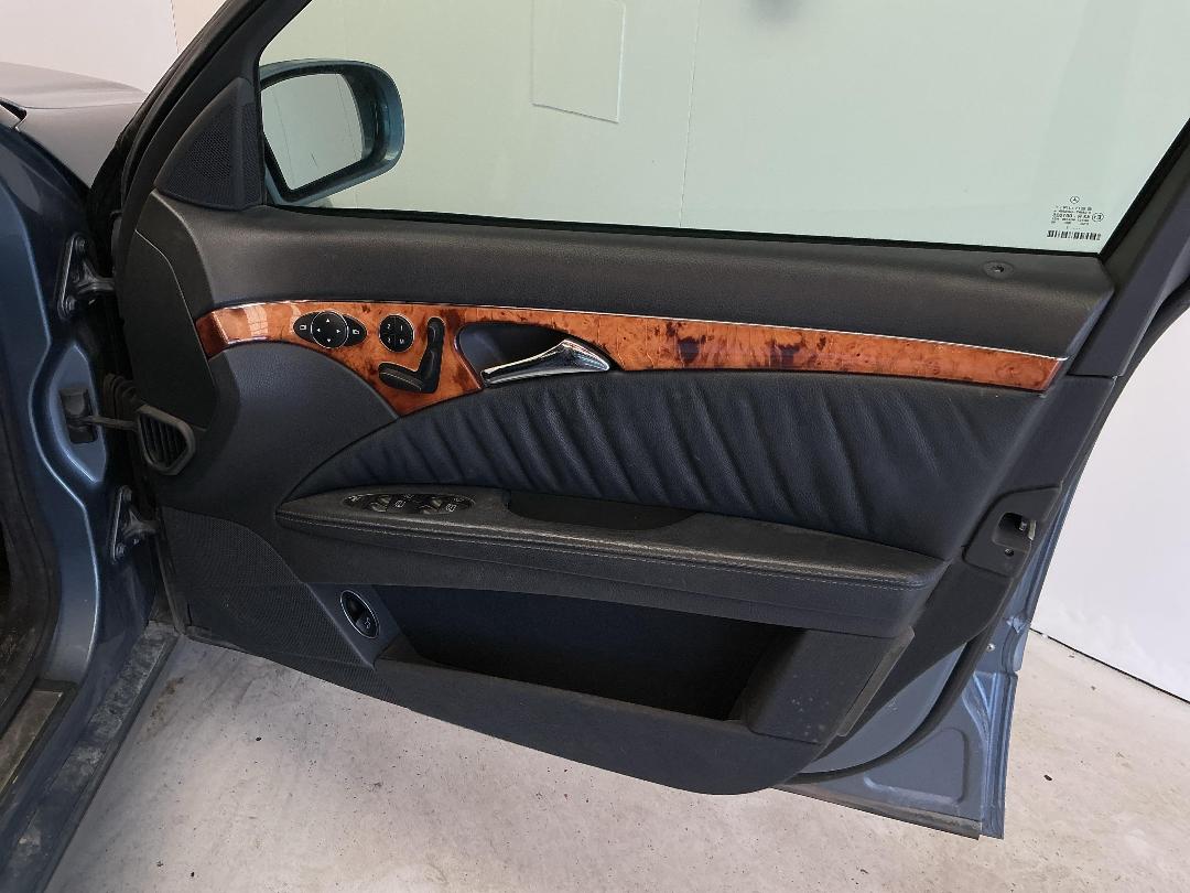 Photo '2' of Mercedes-Benz E-Class