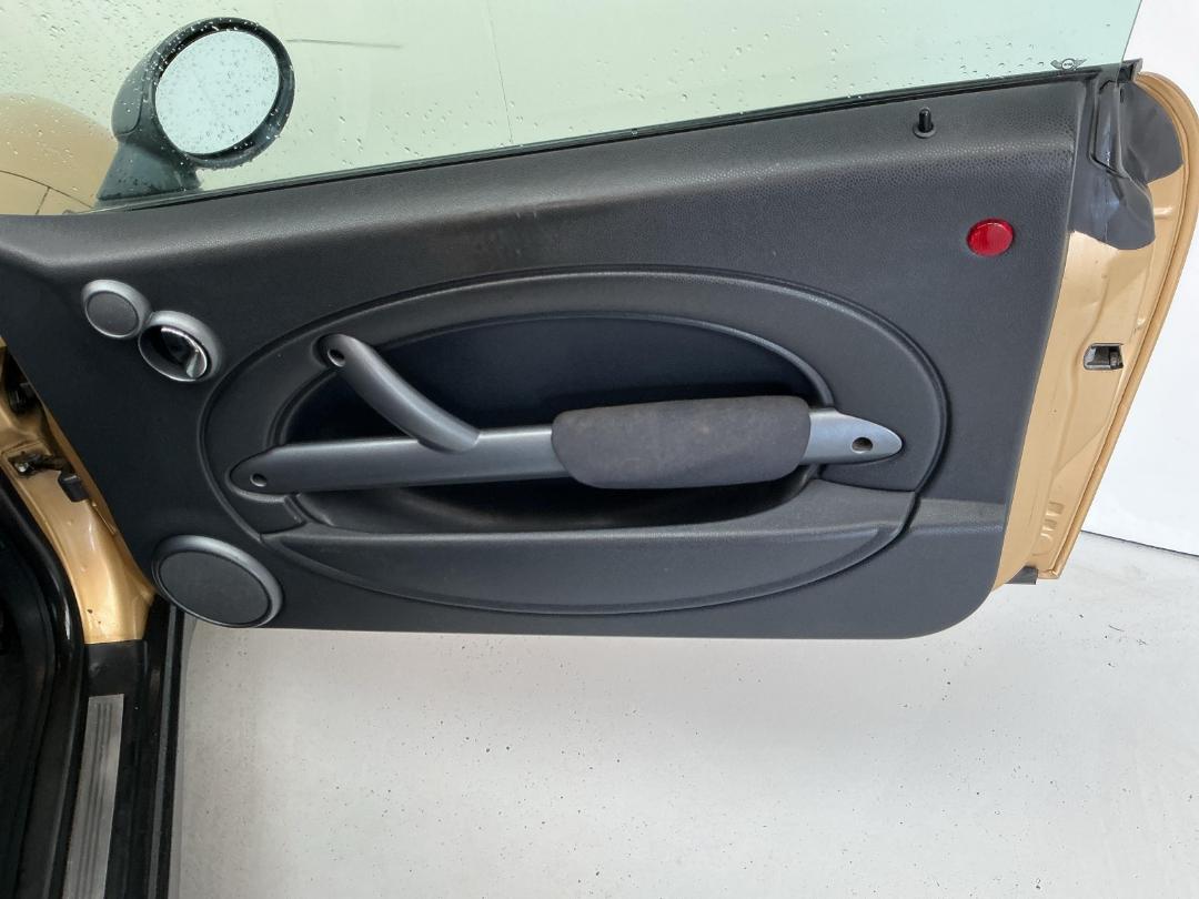 Photo '9' of Mini ONE Photo '9' of Mini ONE