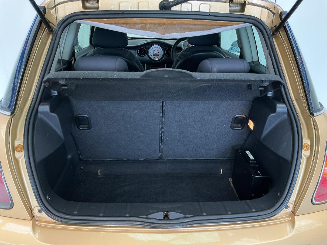 Photo '8' of Mini ONE Photo '8' of Mini ONE