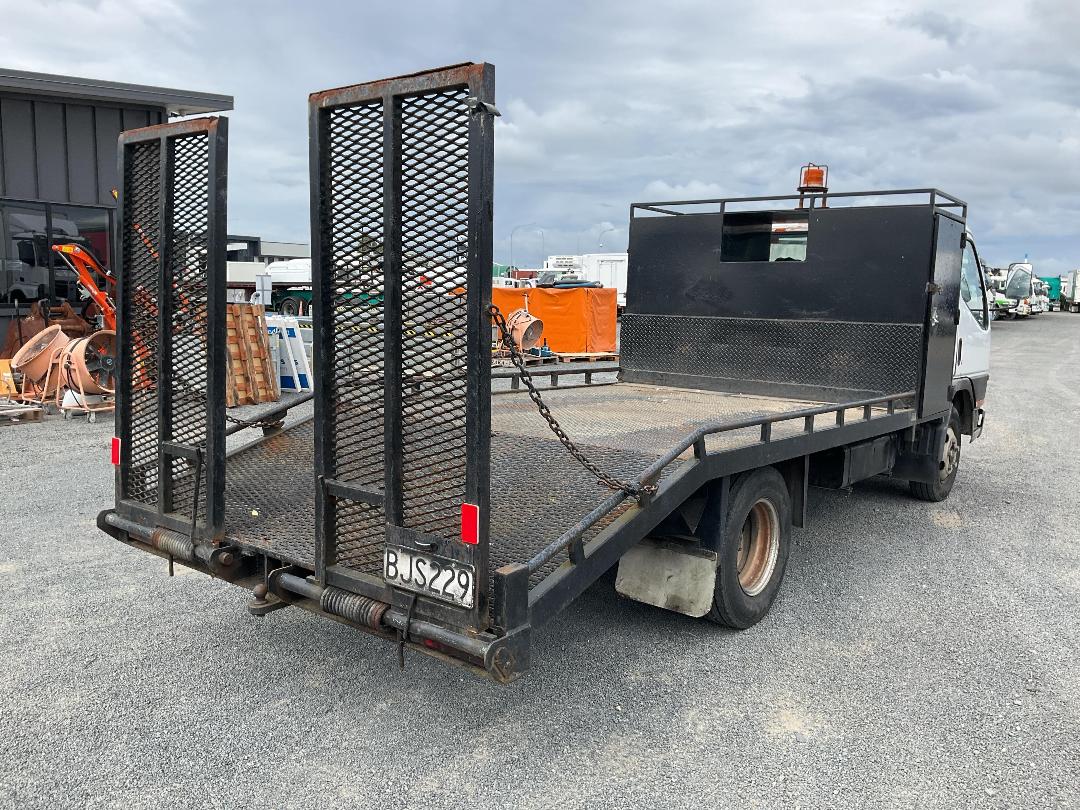 Photo '4' of Mitsubishi Canter FE112E6 Transporter