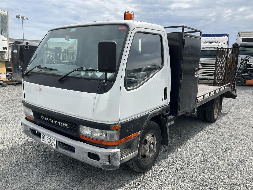 Photo '9' of Mitsubishi Canter FE112E6 Transporter