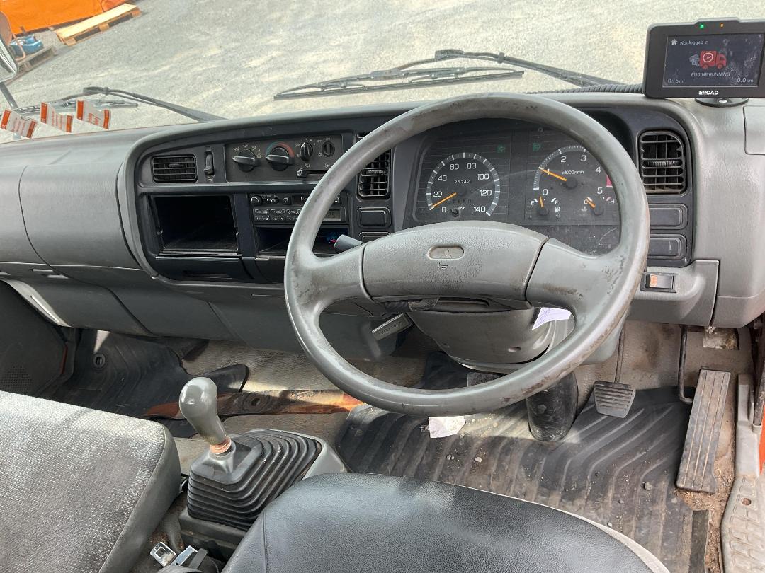 Photo '13' of Mitsubishi Canter FE112E6 Transporter