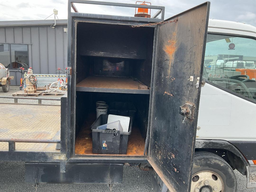 Photo '27' of Mitsubishi Canter FE112E6 Transporter