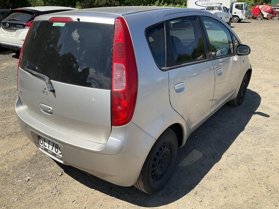 Photo '2' of Mitsubishi Colt Photo '2' of Mitsubishi Colt