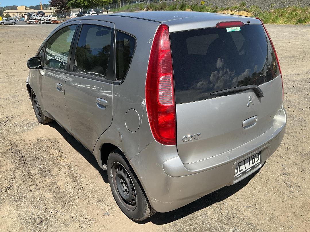 Photo '3' of Mitsubishi Colt Photo '3' of Mitsubishi Colt