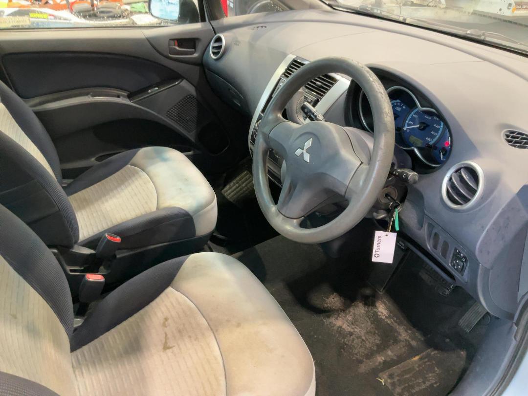 Photo '17' of Mitsubishi Colt