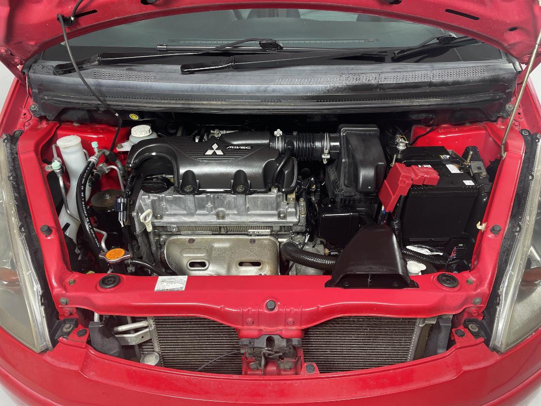 Photo '13' of Mitsubishi Colt Photo '13' of Mitsubishi Colt