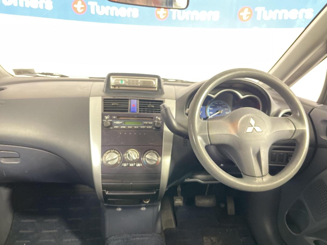 Photo '17' of Mitsubishi Colt