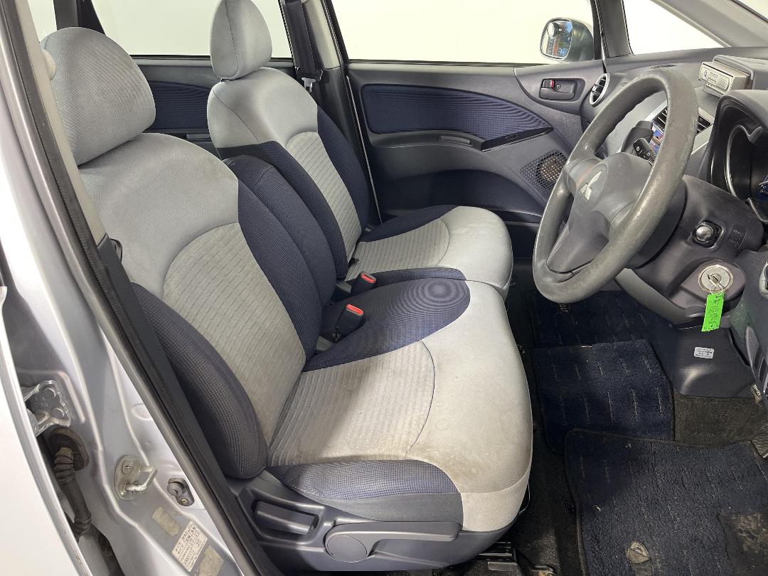 Photo '16' of Mitsubishi Colt