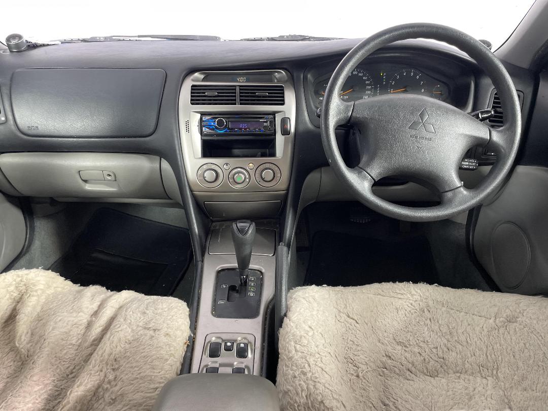 Photo '16' of Mitsubishi Diamante ES