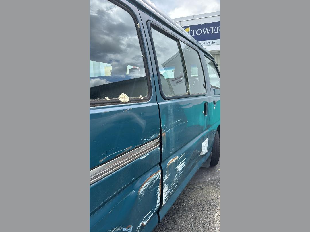 Photo '5' of Mitsubishi L300 LWB 5R