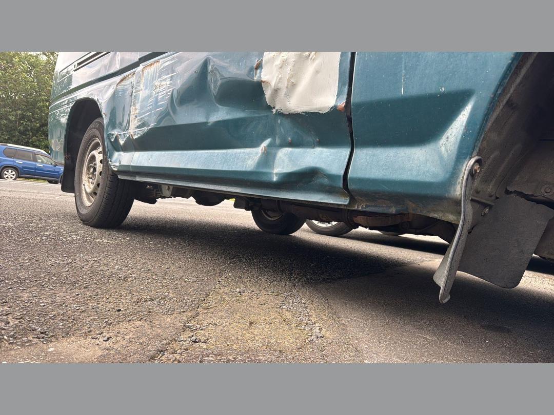 Photo '6' of Mitsubishi L300 LWB 5R