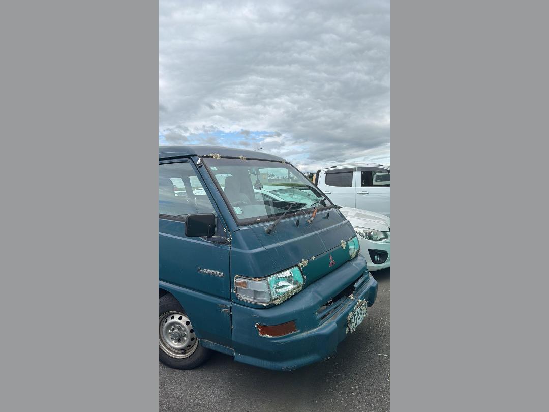 Photo '8' of Mitsubishi L300 LWB 5R