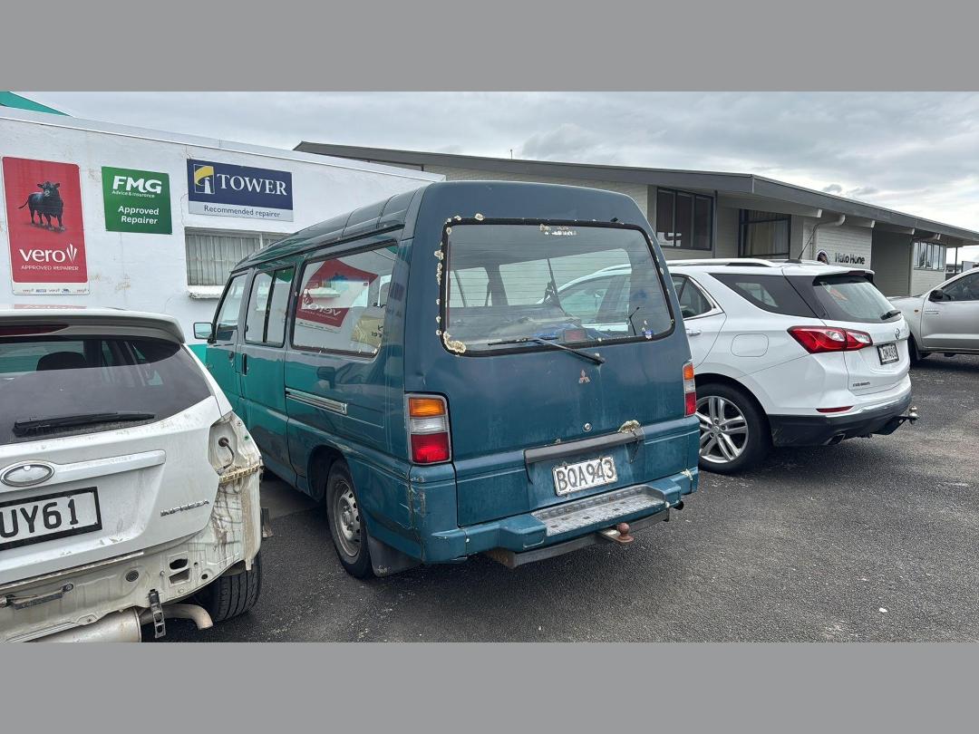 Photo '13' of Mitsubishi L300 LWB 5R