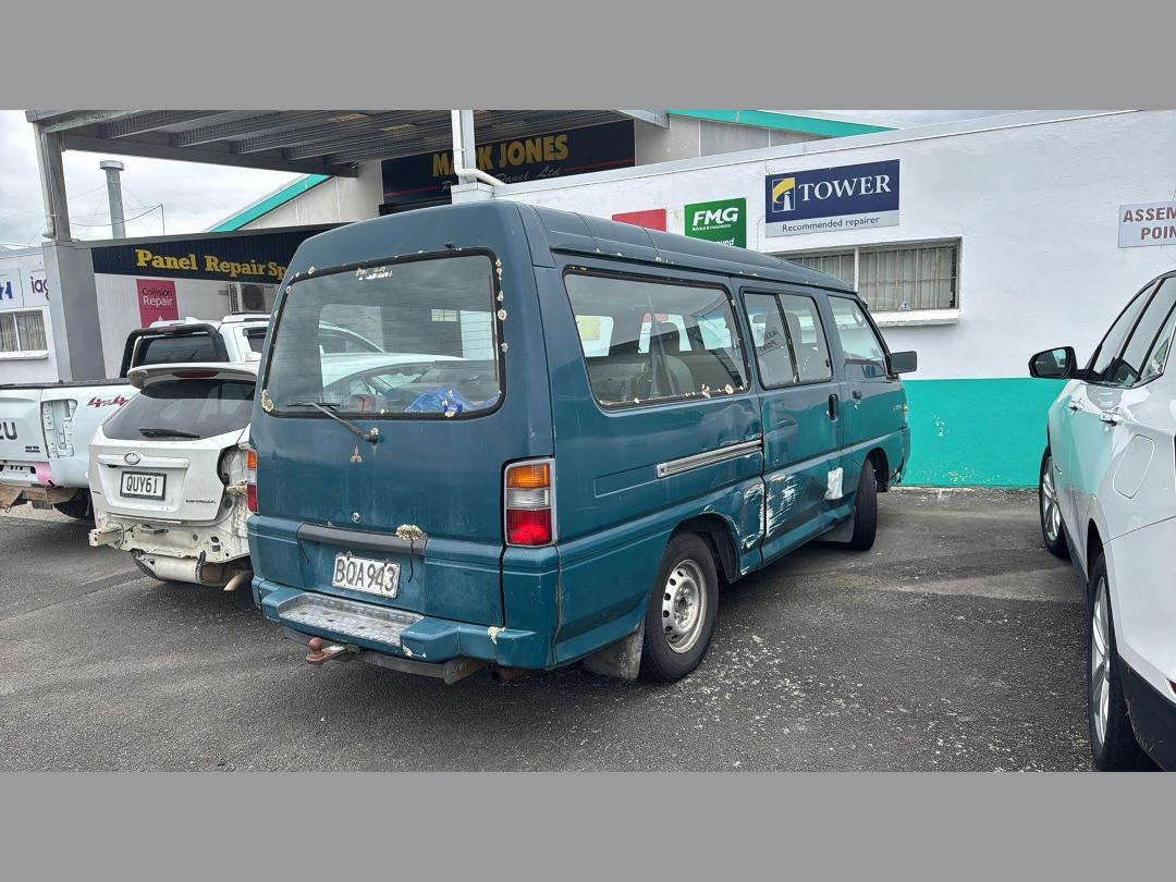 Photo '20' of Mitsubishi L300 LWB 5R