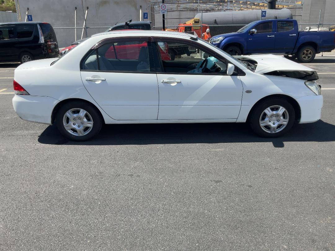 Photo '8' of Mitsubishi Lancer