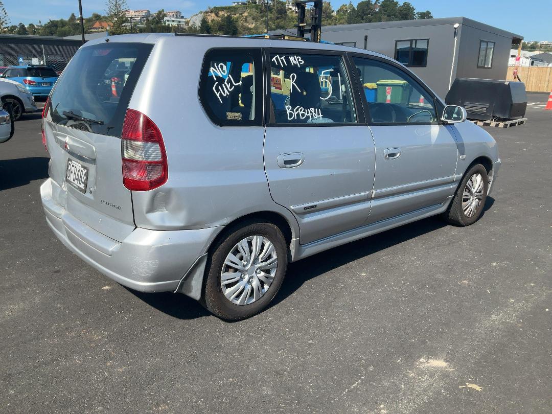 Photo '3' of Mitsubishi Mirage Photo '3' of Mitsubishi Mirage