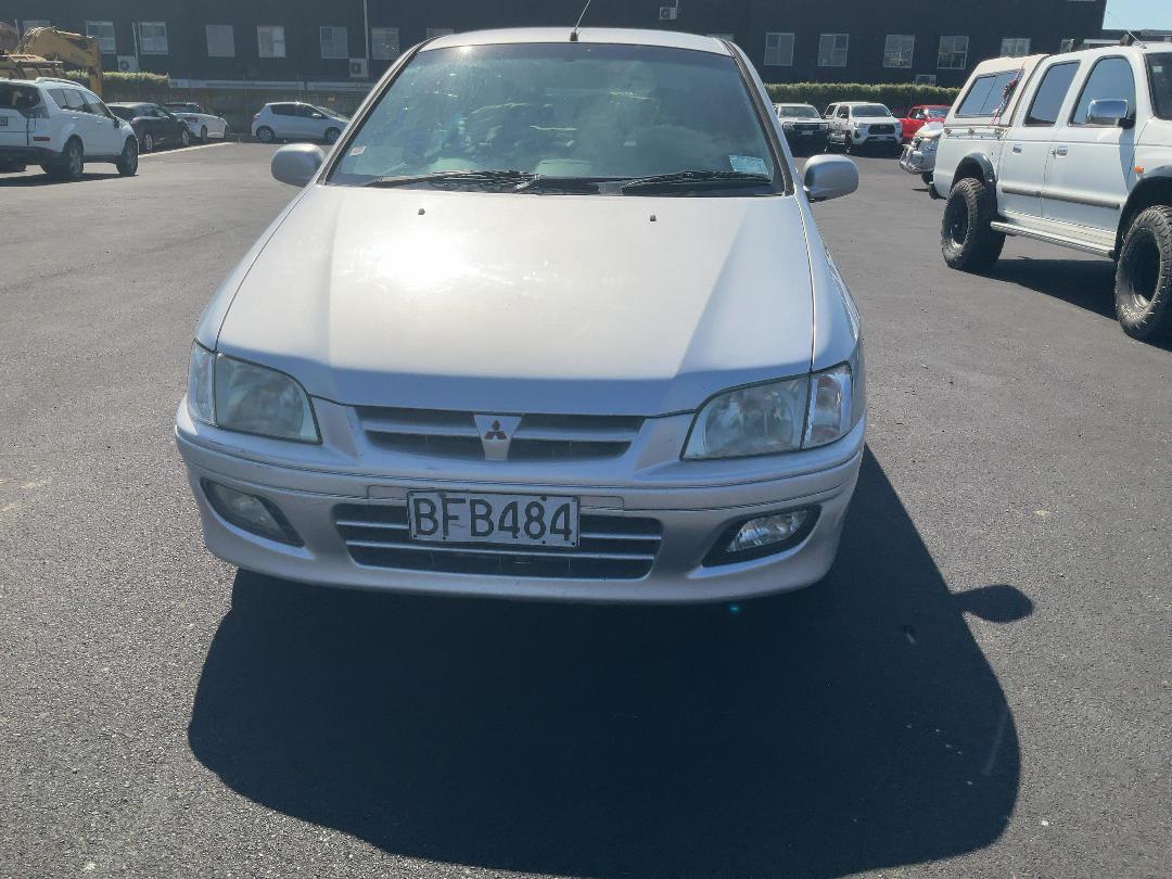 Photo '8' of Mitsubishi Mirage Photo '8' of Mitsubishi Mirage