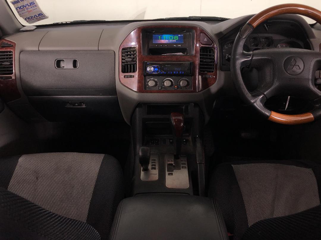 Photo '17' of Mitsubishi Pajero