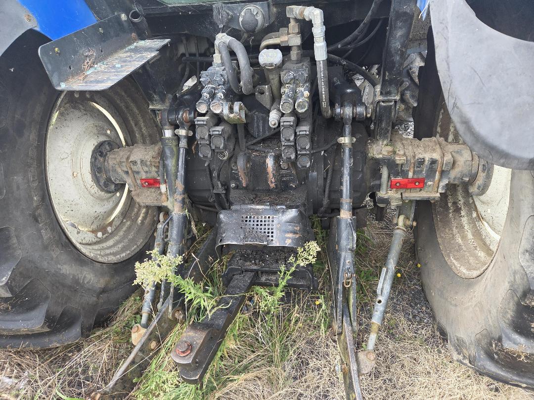 Photo '7' of NEW HOLLAND TS110 4WD Tractor
