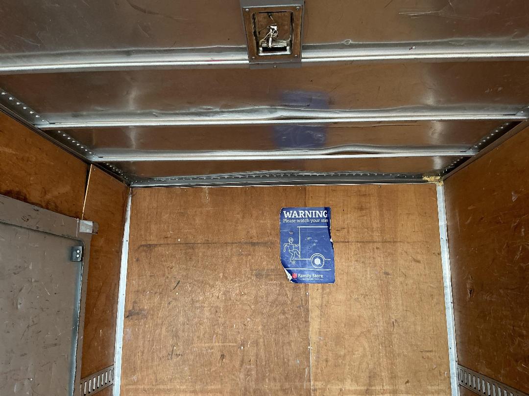 Photo '18' of Nissan Atlas AKR81L Box Body