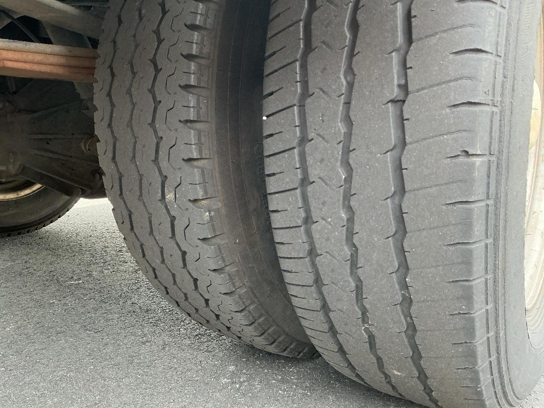 Photo '28' of Nissan Atlas AKR81L Box Body