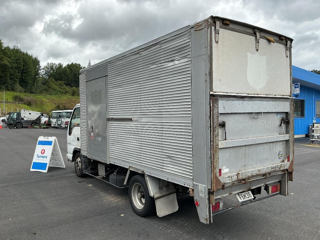 Photo '6' of Nissan Atlas AKR81L Box Body