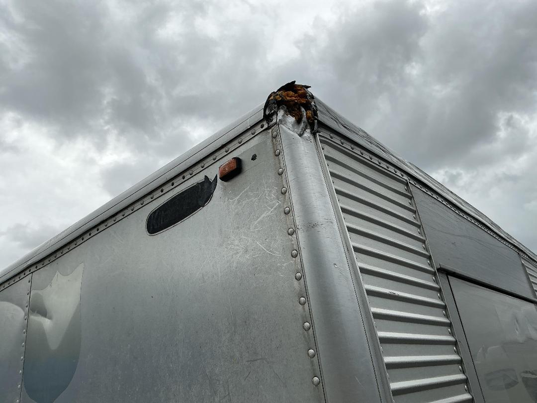 Photo '32' of Nissan Atlas AKR81L Box Body