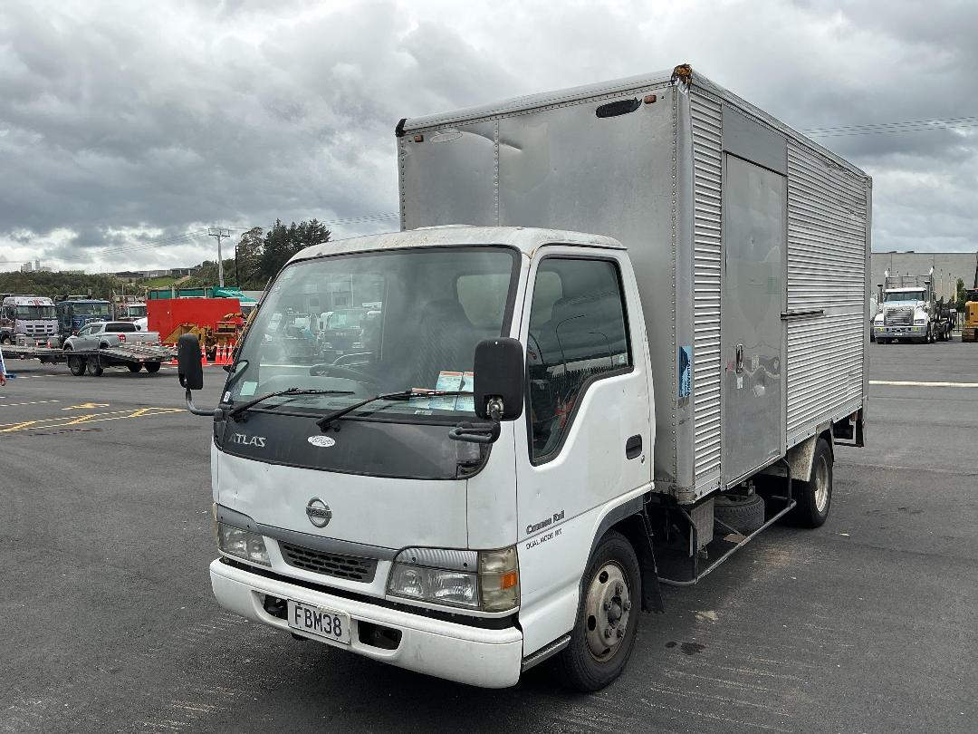 Photo '9' of Nissan Atlas AKR81L Box Body