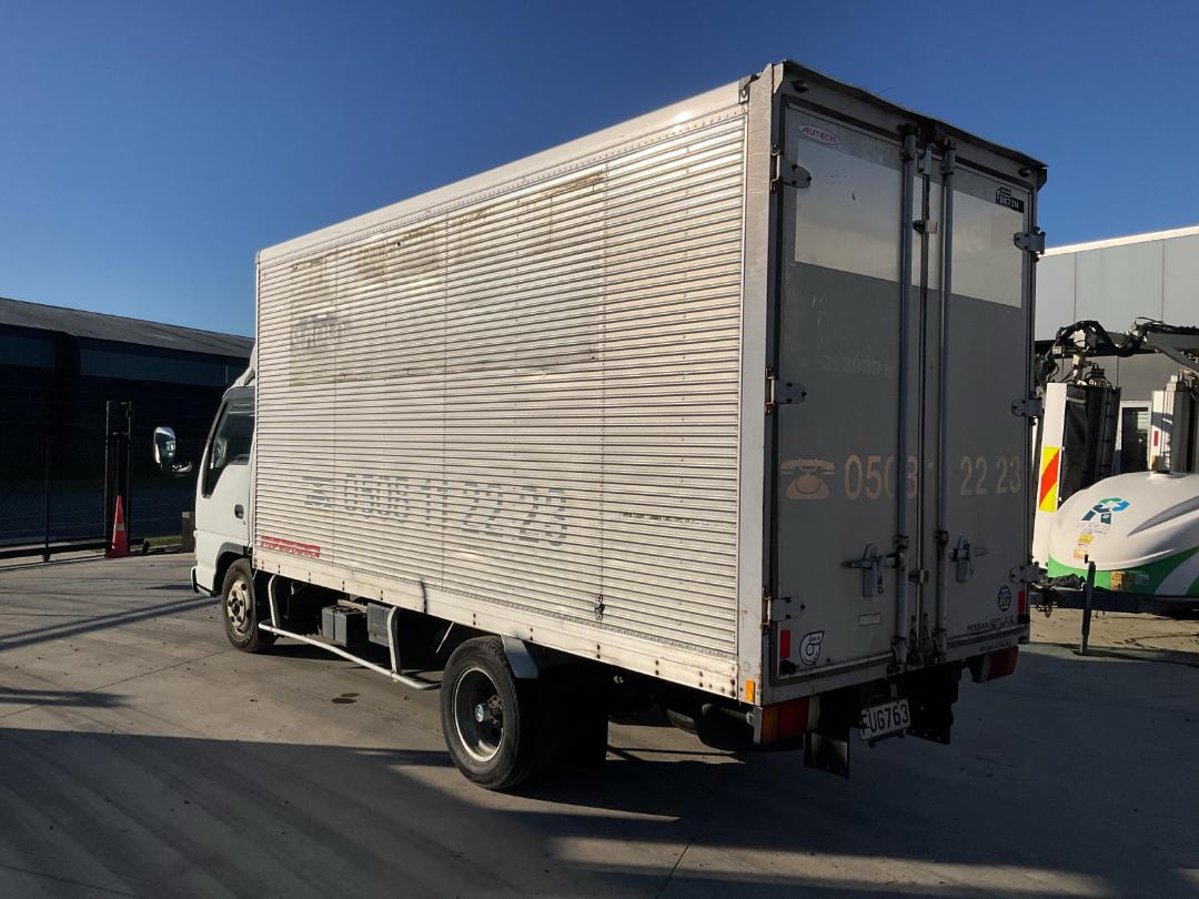 Photo '6' of Nissan Atlas NKN1SF Box Body Photo '6' of Nissan Atlas NKN1SF Box Body