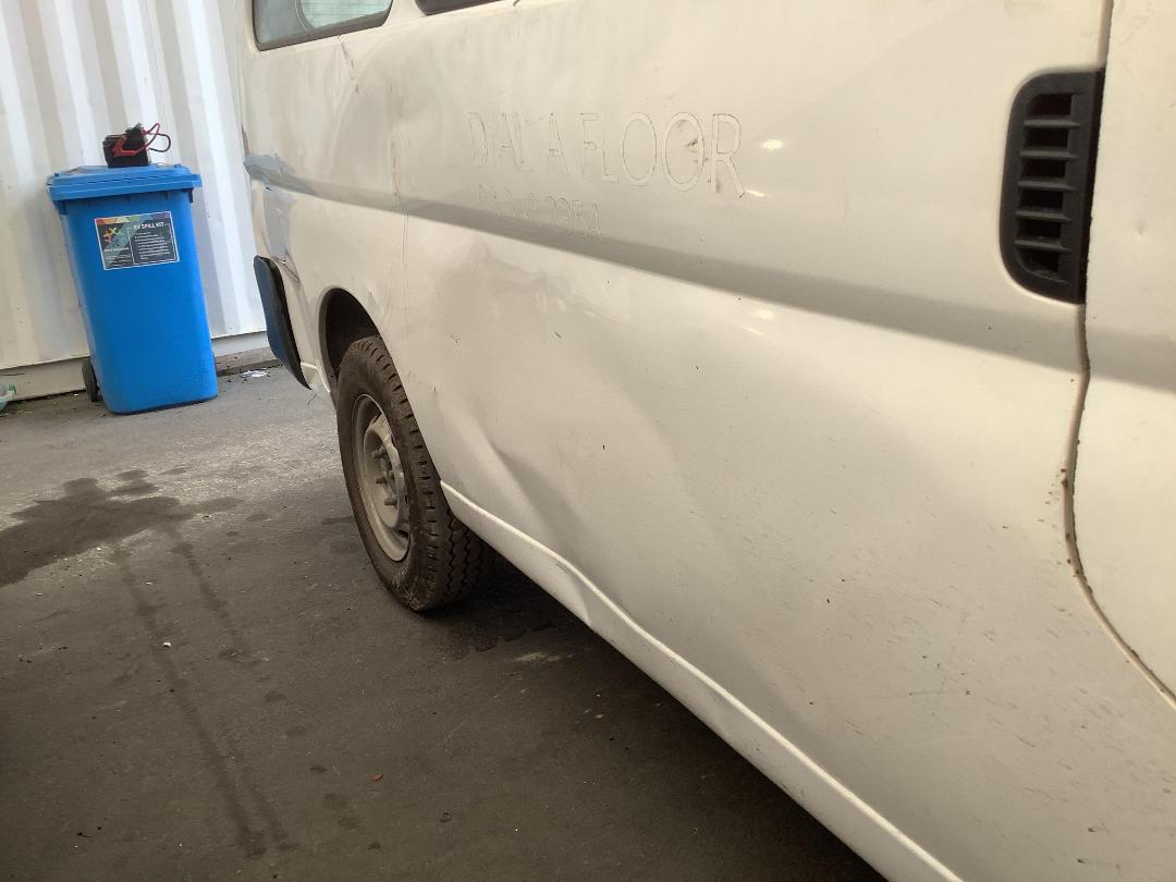 Photo '8' of Nissan Caravan Photo '8' of Nissan Caravan