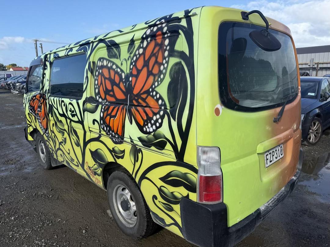 Photo '2' of Nissan Caravan