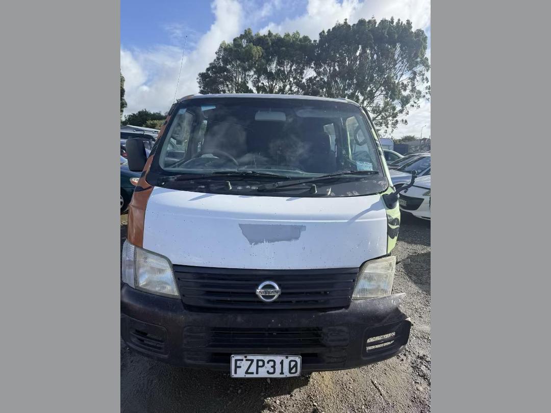 Photo '4' of Nissan Caravan