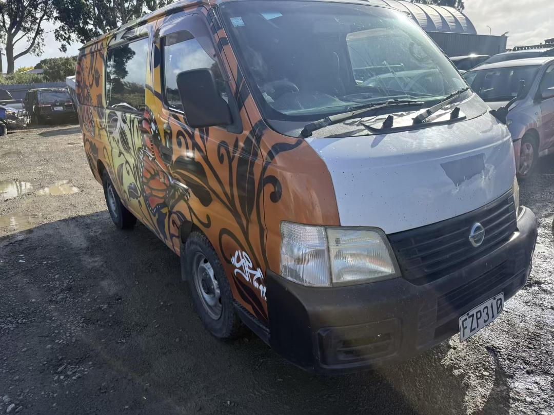 Photo '5' of Nissan Caravan