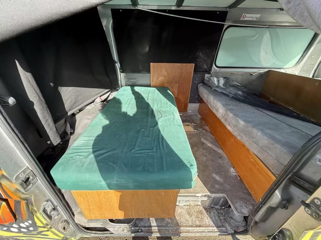 Photo '9' of Nissan Caravan