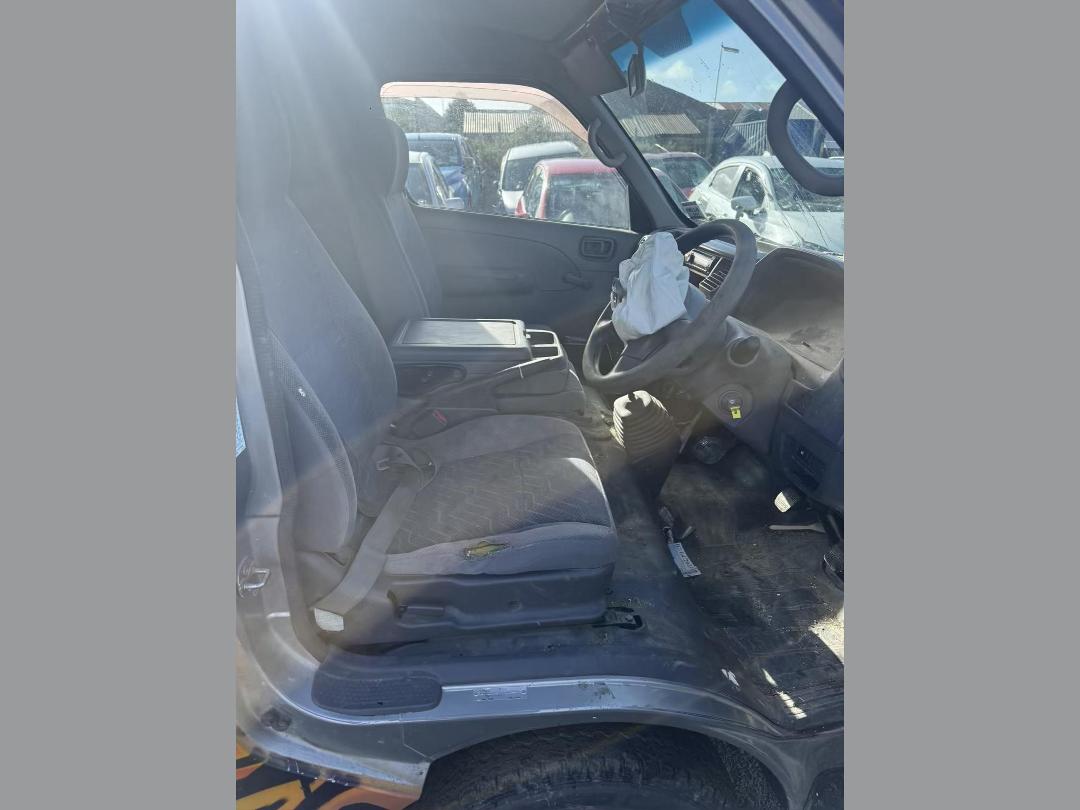 Photo '10' of Nissan Caravan