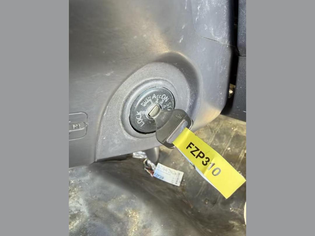 Photo '15' of Nissan Caravan