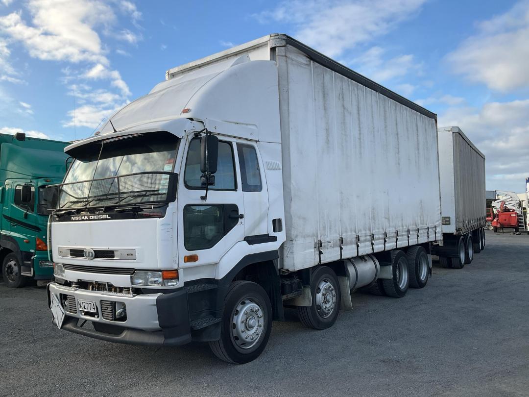 Photo '7' of Nissan Diesel CG400 Curtainsider