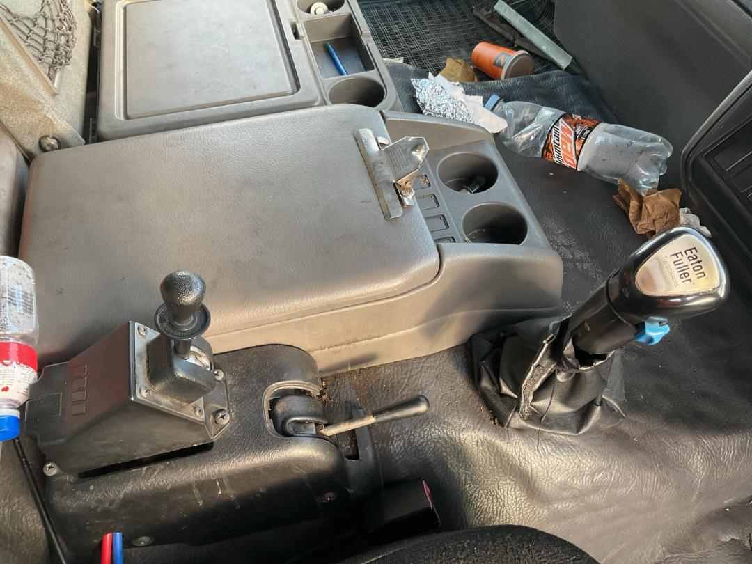 Photo '16' of Nissan Diesel CG400 Curtainsider