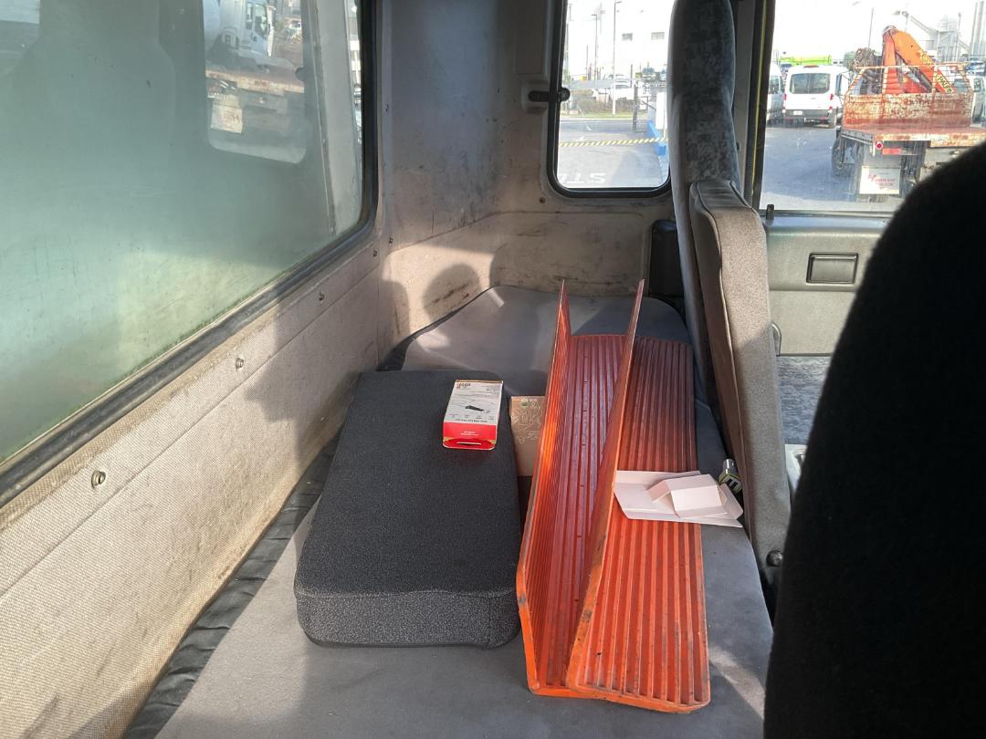 Photo '18' of Nissan Diesel CG400 Curtainsider