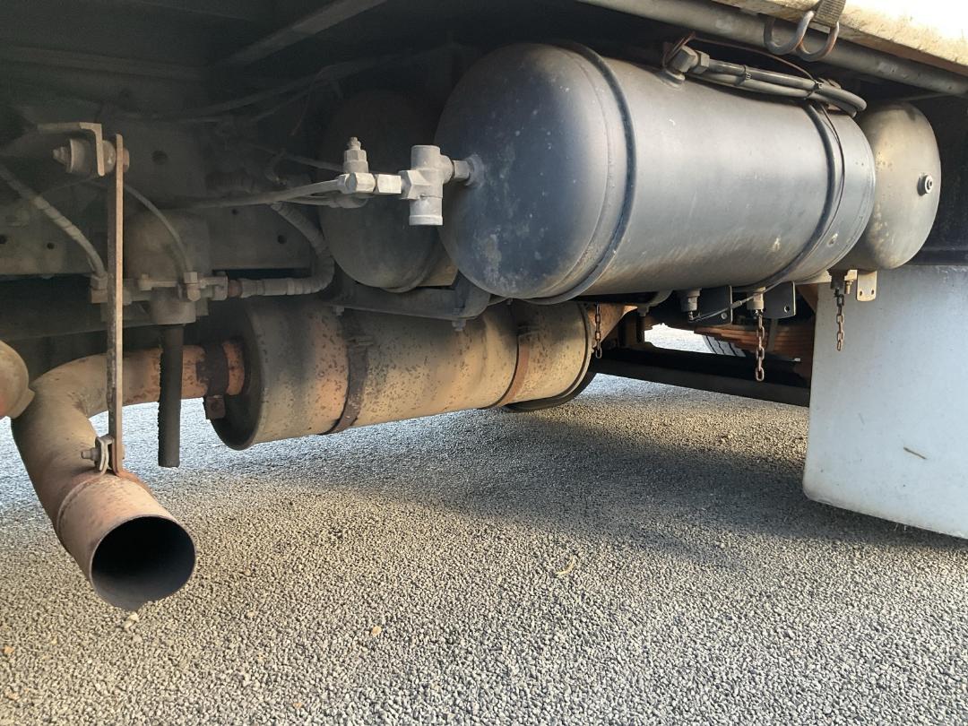 Photo '25' of Nissan Diesel CG400 Curtainsider