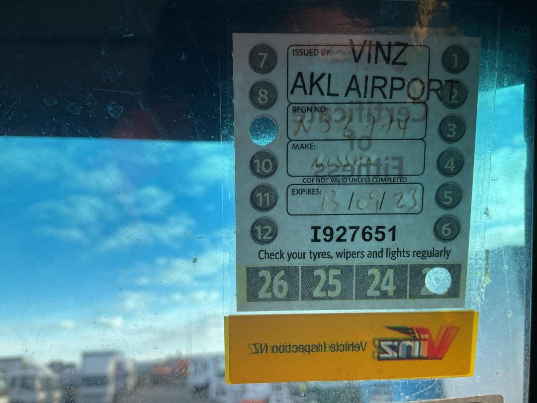 Photo '39' of Nissan Diesel CG400 Curtainsider