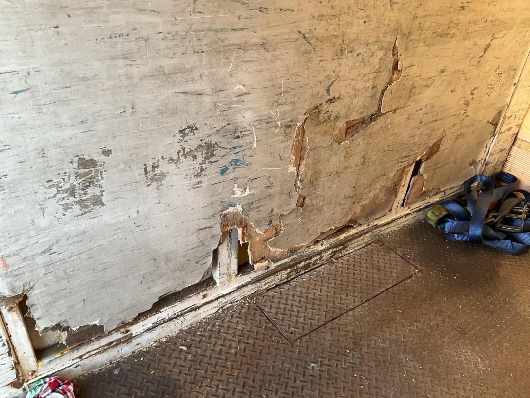 Photo '23' of Nissan Diesel CG400 Curtainsider