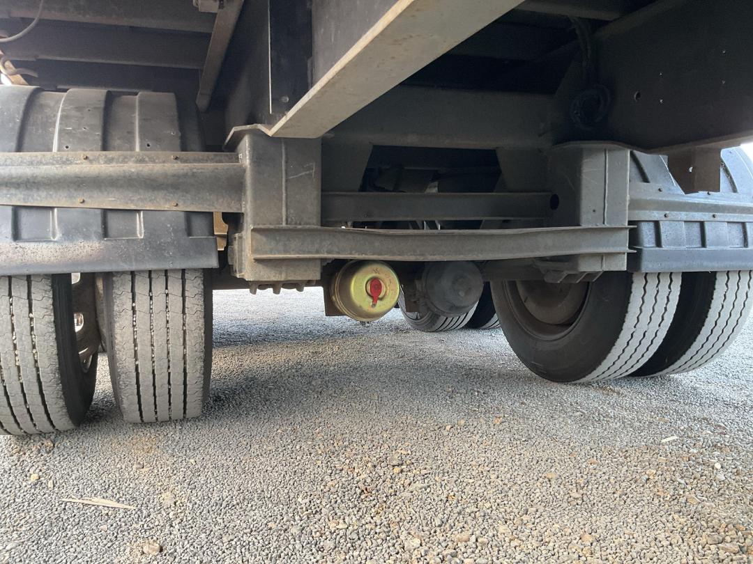 Photo '27' of Nissan Diesel CG400 Curtainsider