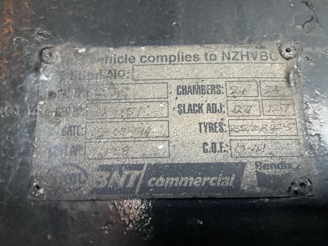 Photo '35' of Nissan Diesel CG400 Curtainsider